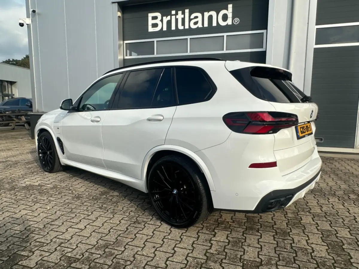 xDrive50e M-sport bj2023 BTW *Pano *Head-up *22inch *Trekhaak