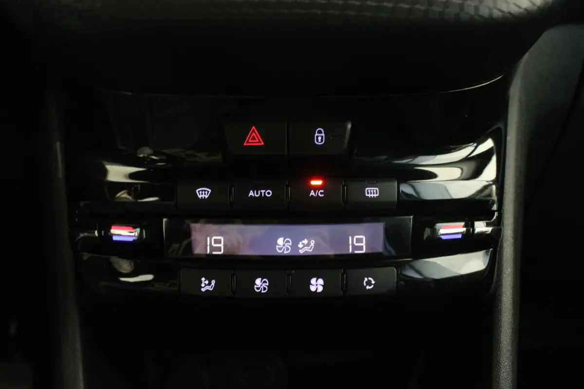 1.2 PureTech Allure |Navi|Camera|