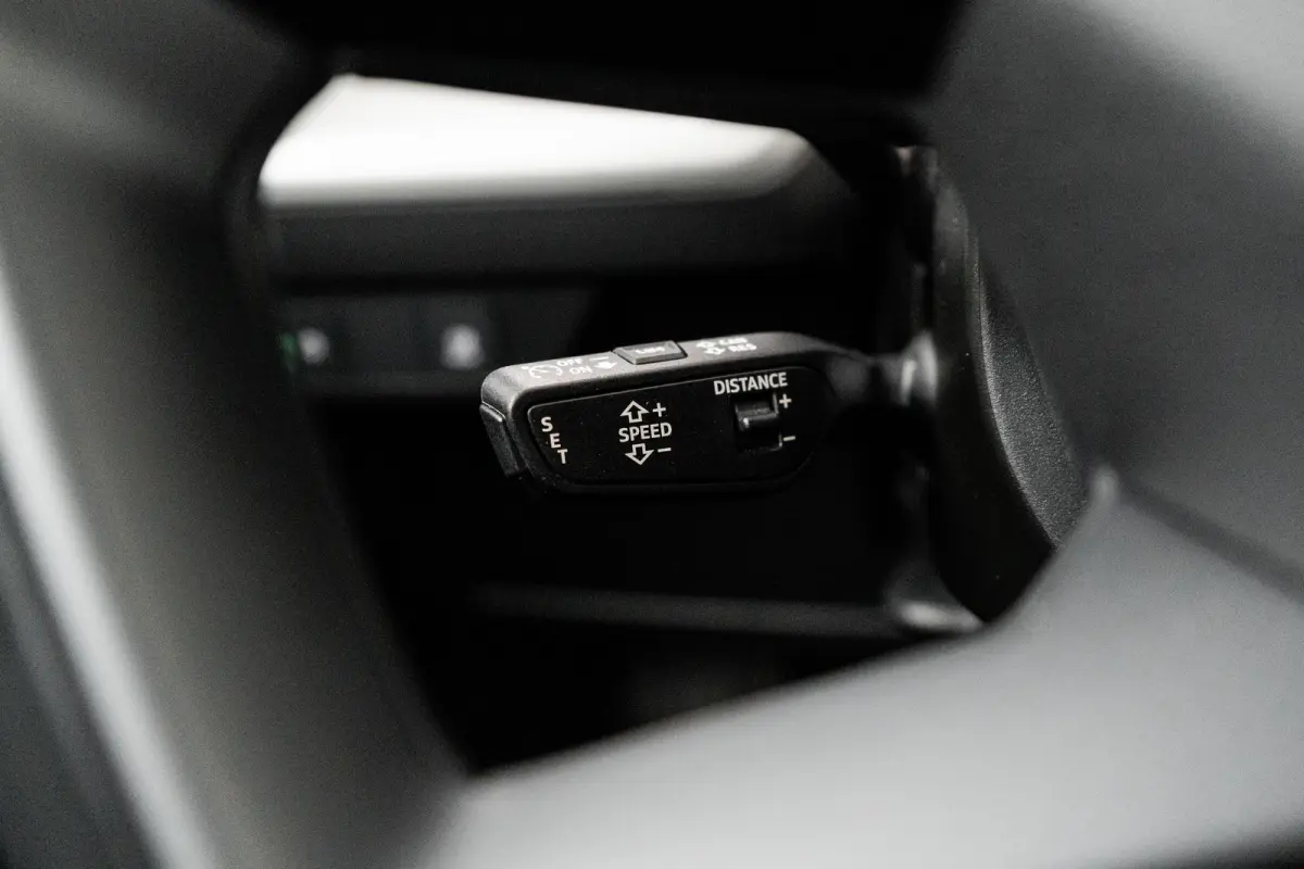 45 Edition 82 kWh | ADAPTIVE CRUISE | STOELVERWARMING | LED | NAVI | ELEKTR. ACHTERKLEP | PARK SENS | CLIMA