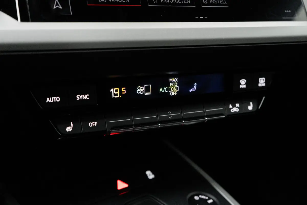 45 Edition 82 kWh | ADAPTIVE CRUISE | STOELVERWARMING | LED | NAVI | ELEKTR. ACHTERKLEP | PARK SENS | CLIMA