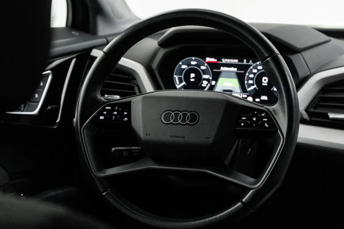 45 Edition 82 kWh | ADAPTIVE CRUISE | STOELVERWARMING | LED | NAVI | ELEKTR. ACHTERKLEP | PARK SENS | CLIMA