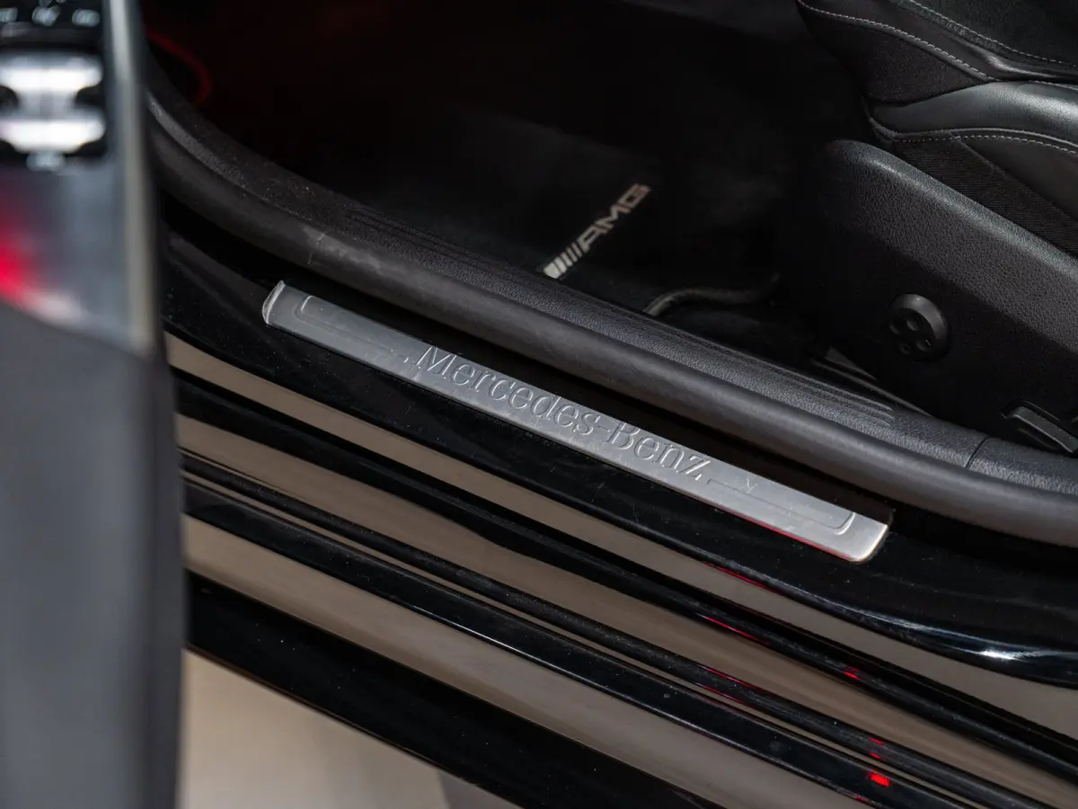 300e AMG Line Business, Night Pakket, Plug-In, Ambiënte Light, Apple Carplay, Cruise, Cam, PDC, Navi