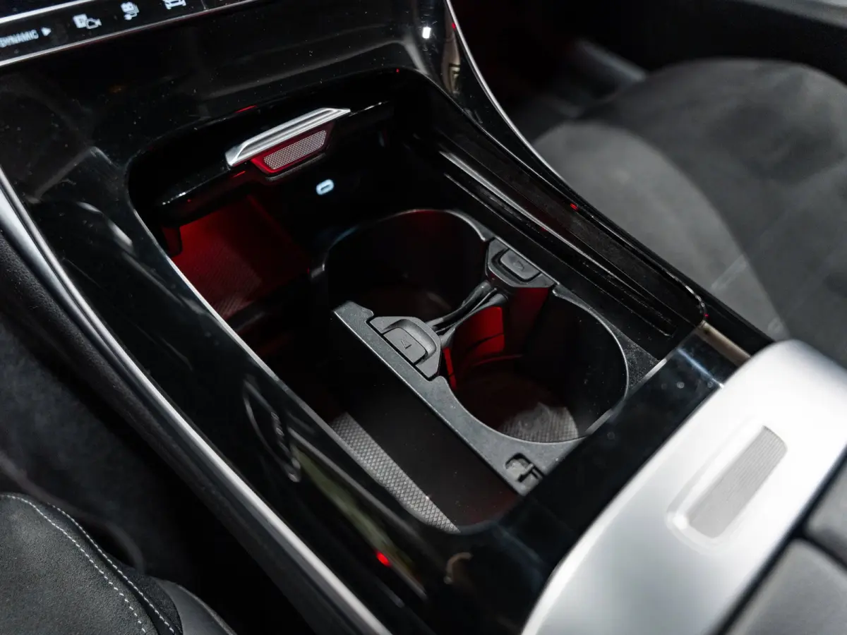 300e AMG Line Business, Night Pakket, Plug-In, Ambiënte Light, Apple Carplay, Cruise, Cam, PDC, Navi