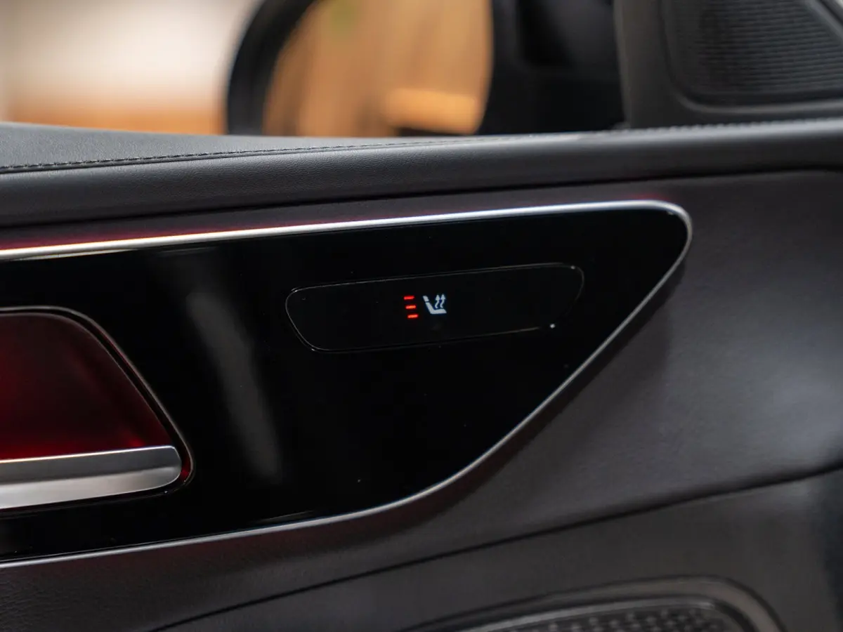 300e AMG Line Business, Night Pakket, Plug-In, Ambiënte Light, Apple Carplay, Cruise, Cam, PDC, Navi