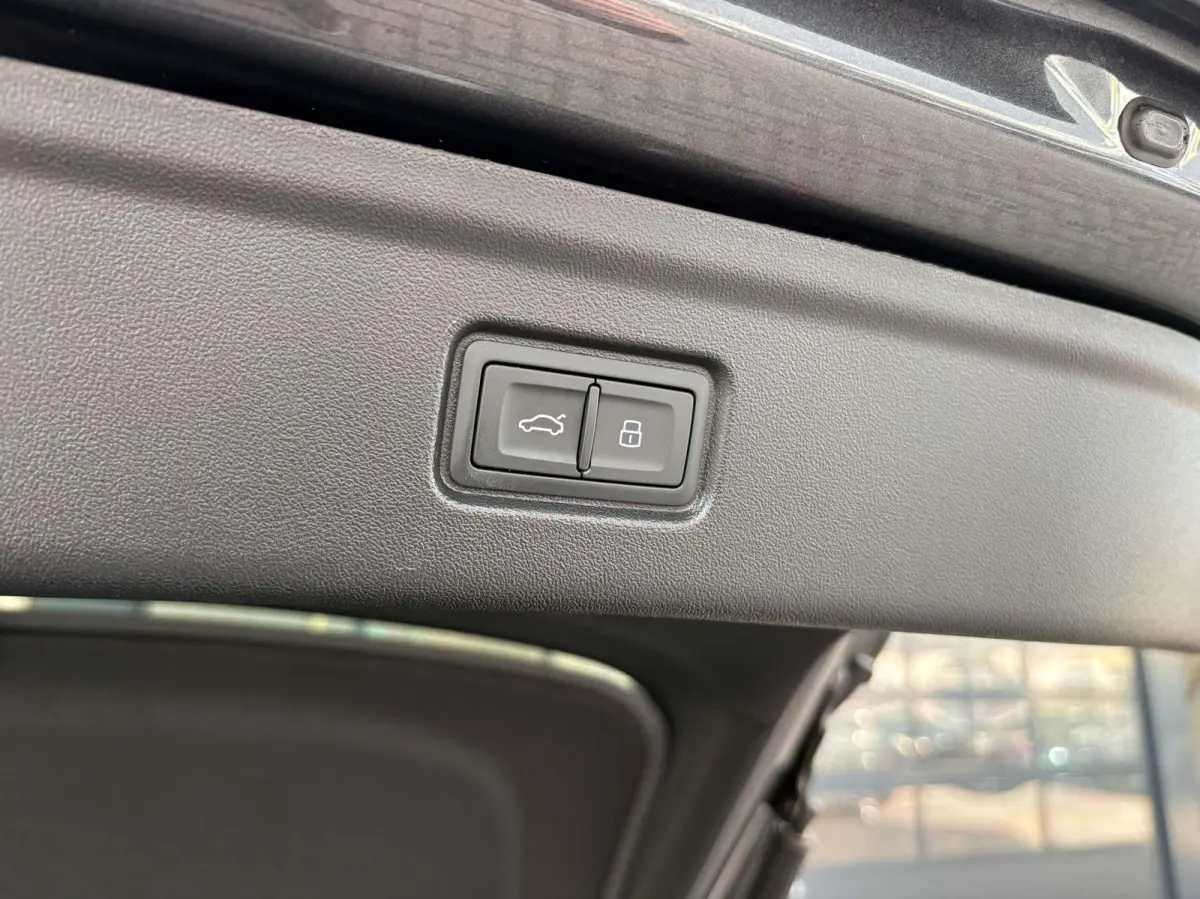 286pk S Edition 83 kWh | Trekhaak | Scherm Passagier | Stoelventilatie