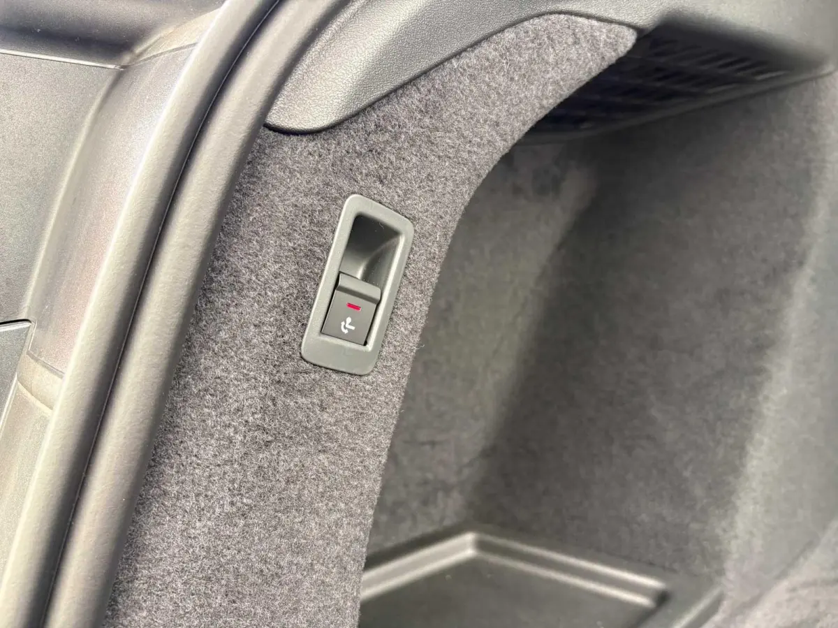 286pk S Edition 83 kWh | Trekhaak | Scherm Passagier | Stoelventilatie