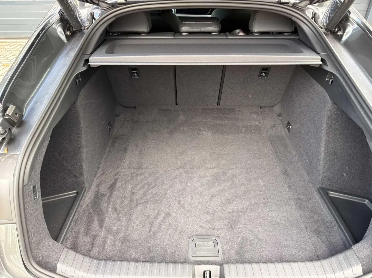 286pk S Edition 83 kWh | Trekhaak | Scherm Passagier | Stoelventilatie