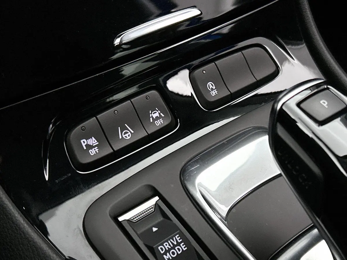 1.2 Turbo Elegance Automaat | Camera | Navigatie | Digitaal Cluster | Adaptieve Cruise Control | Dodehoek Detectie | Sensoren V+A | Elektrische Kofferklep | Stoel&Stuurverwarming | 130PK