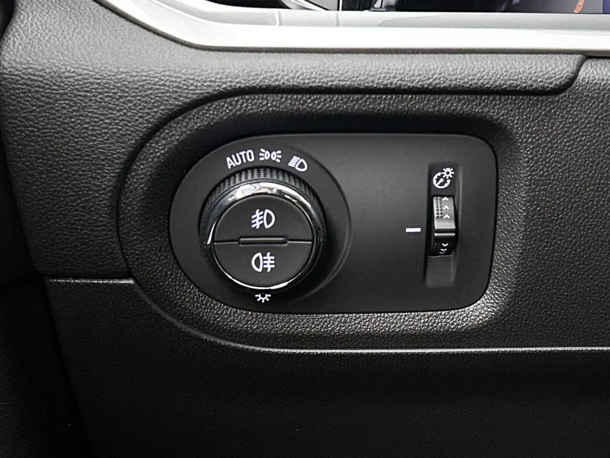 1.2 Turbo Elegance Automaat | Camera | Navigatie | Digitaal Cluster | Adaptieve Cruise Control | Dodehoek Detectie | Sensoren V+A | Elektrische Kofferklep | Stoel&Stuurverwarming | 130PK