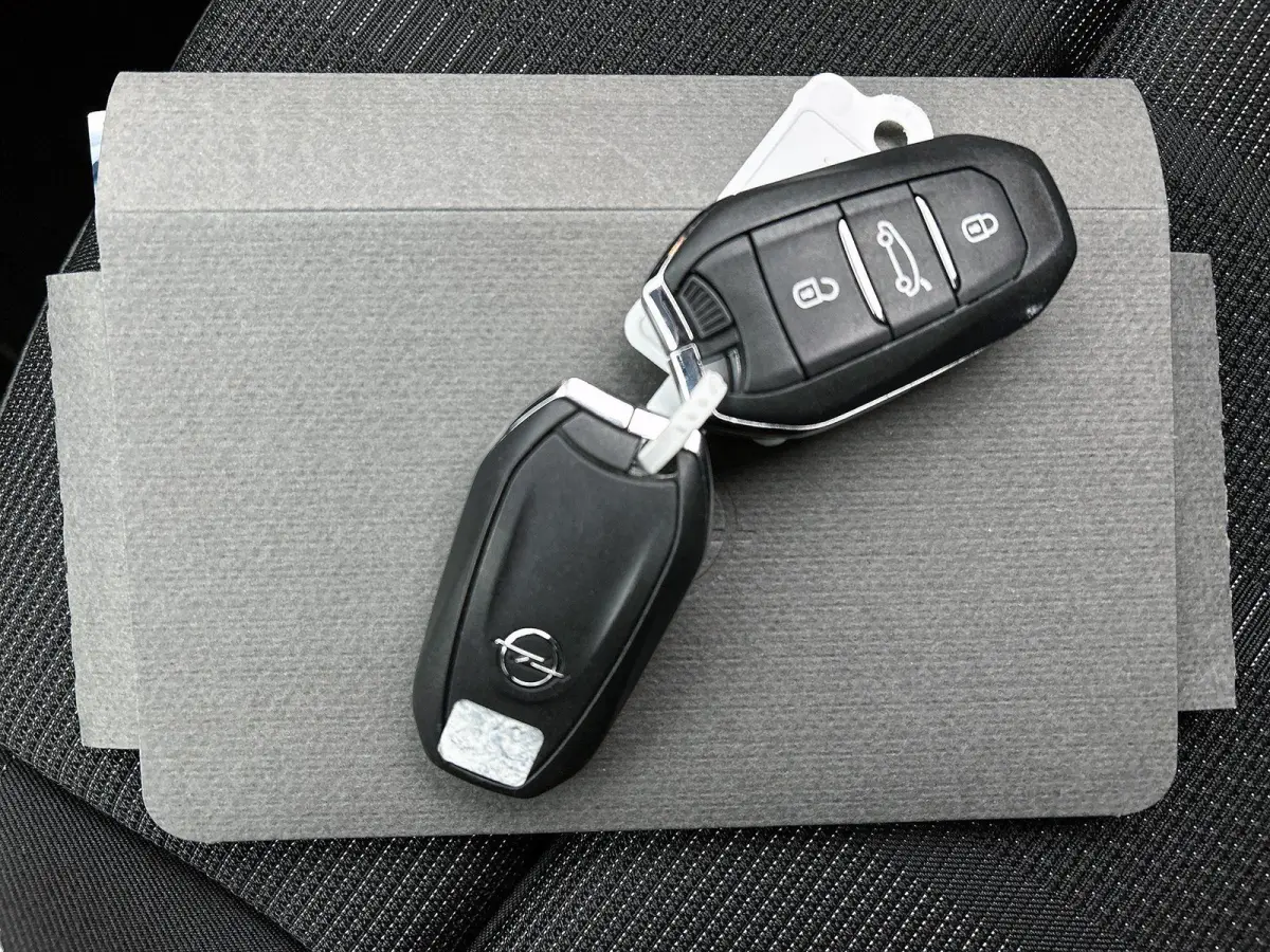 1.2 Turbo Elegance Automaat | Camera | Navigatie | Digitaal Cluster | Adaptieve Cruise Control | Dodehoek Detectie | Sensoren V+A | Elektrische Kofferklep | Stoel&Stuurverwarming | 130PK