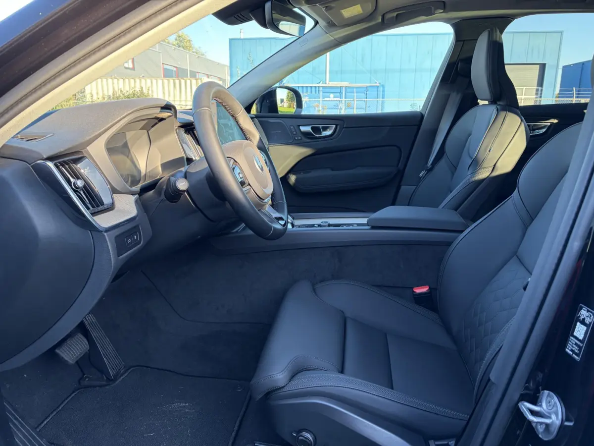 2.0 T8 Plug-in hybrid AWD 456PK Black Edtion