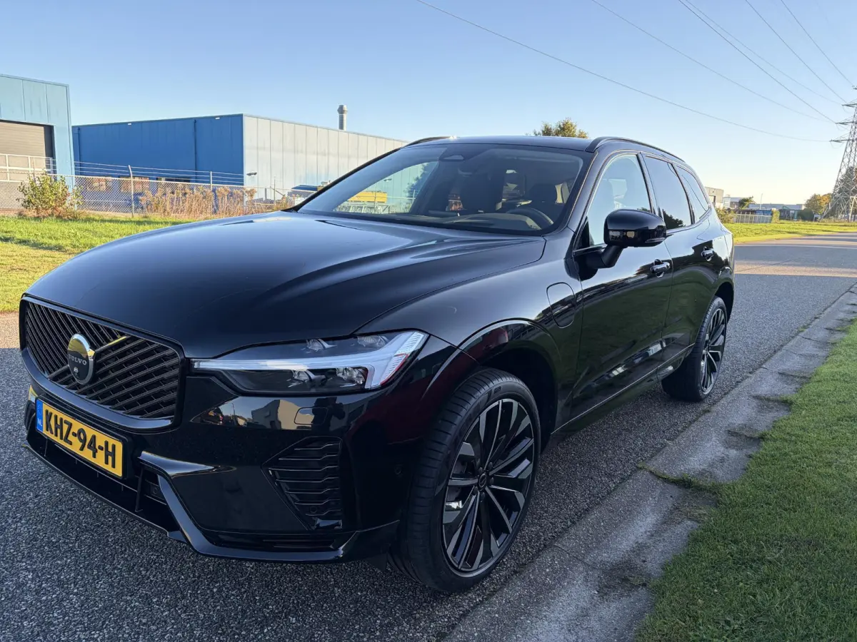 2.0 T8 Plug-in hybrid AWD 456PK Black Edtion