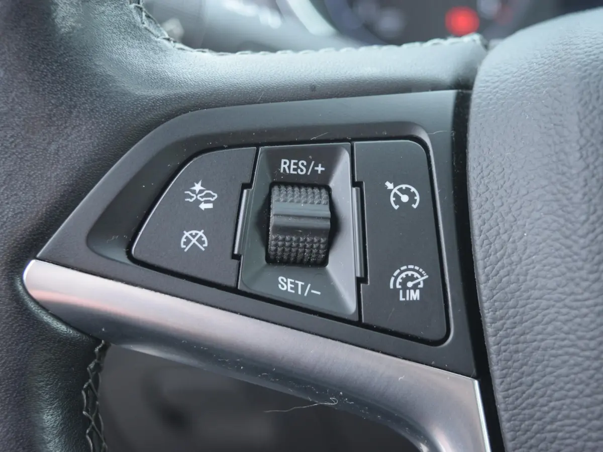 1.4 Turbo Innovation LEDEREN BEKLEDING | WINTERPAKKET | CAMERA MET SENSOREN |
