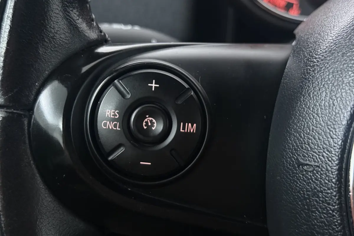 1.5 Cooper Chili (NAVIGATIE, PARKEERSENSOREN, CLIMA, STUURBEDIENING)