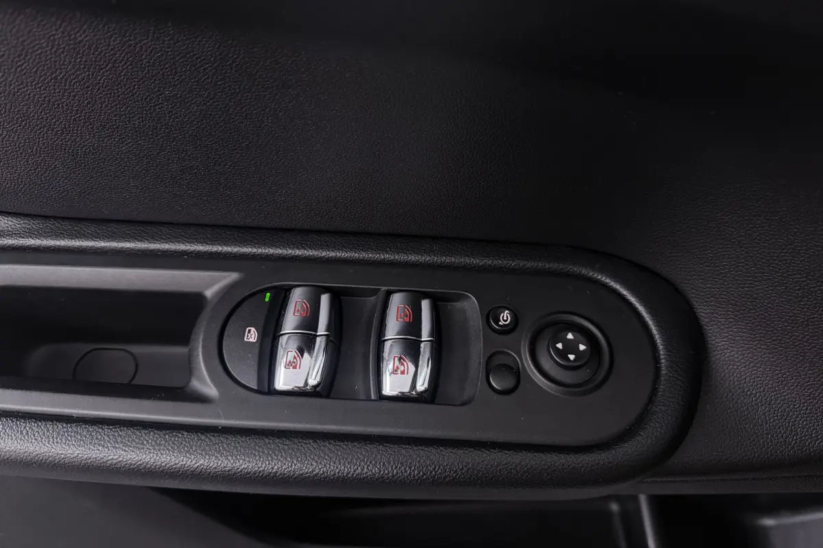 1.5 Cooper Chili (NAVIGATIE, PARKEERSENSOREN, CLIMA, STUURBEDIENING)