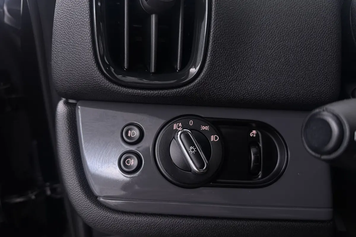 1.5 Cooper Chili (NAVIGATIE, PARKEERSENSOREN, CLIMA, STUURBEDIENING)