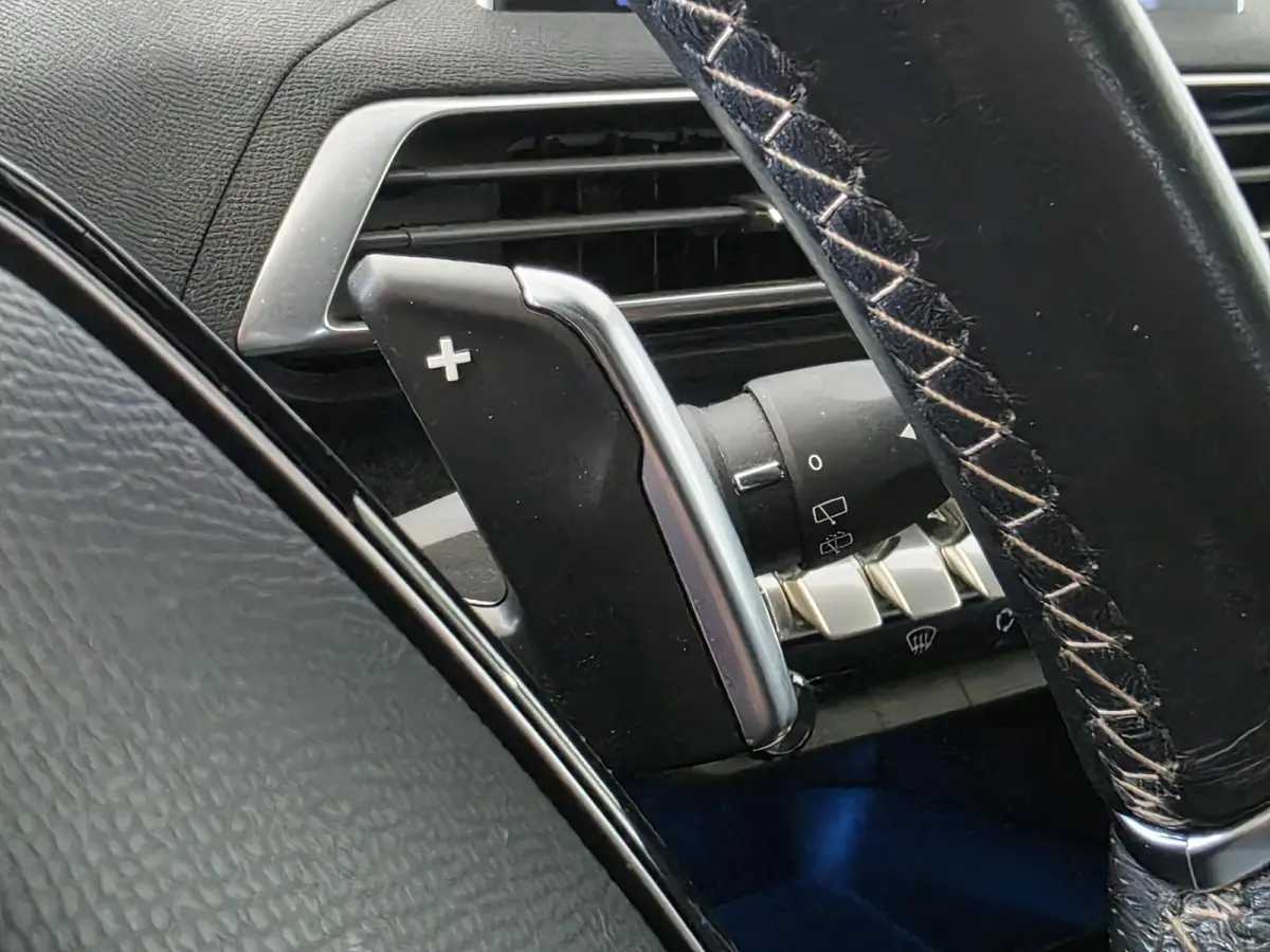 1.6 e-THP GT Line | NL-Auto | Trekhaak | Camera | Cruise control