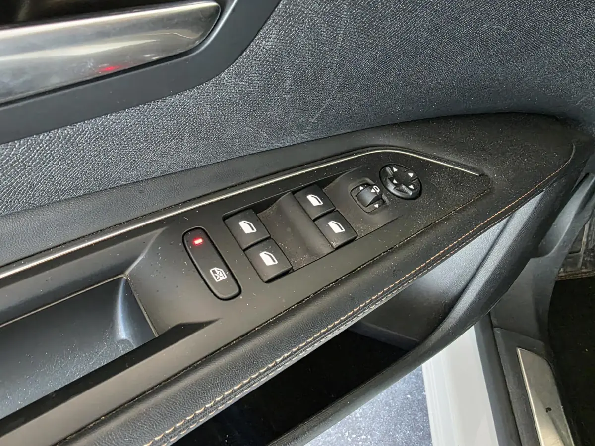 1.6 e-THP GT Line | NL-Auto | Trekhaak | Camera | Cruise control