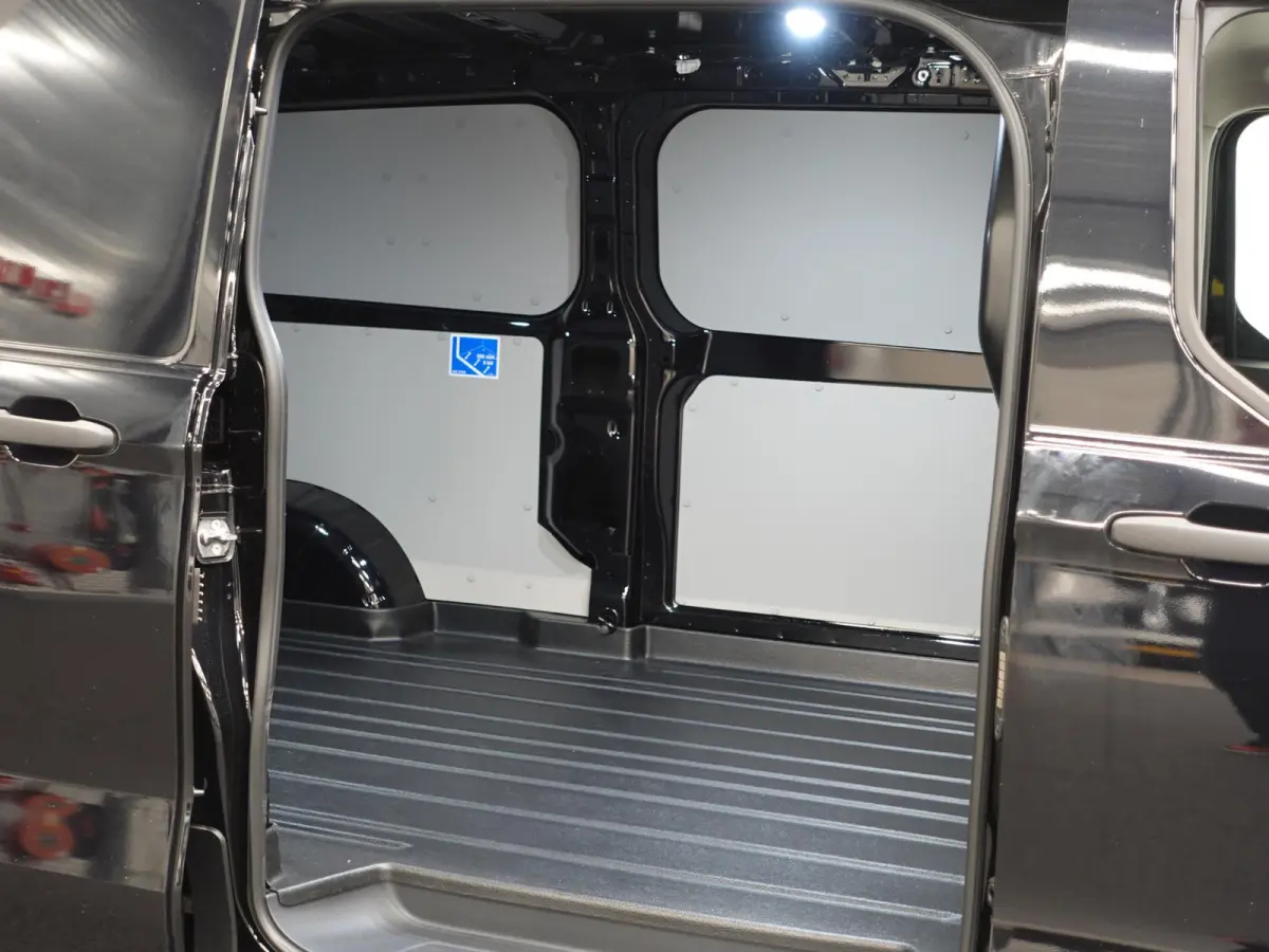 300 2.0 TDCI L2H1 Trend Automaat Airco Navigatie Cruise Parkeersensoren Camera