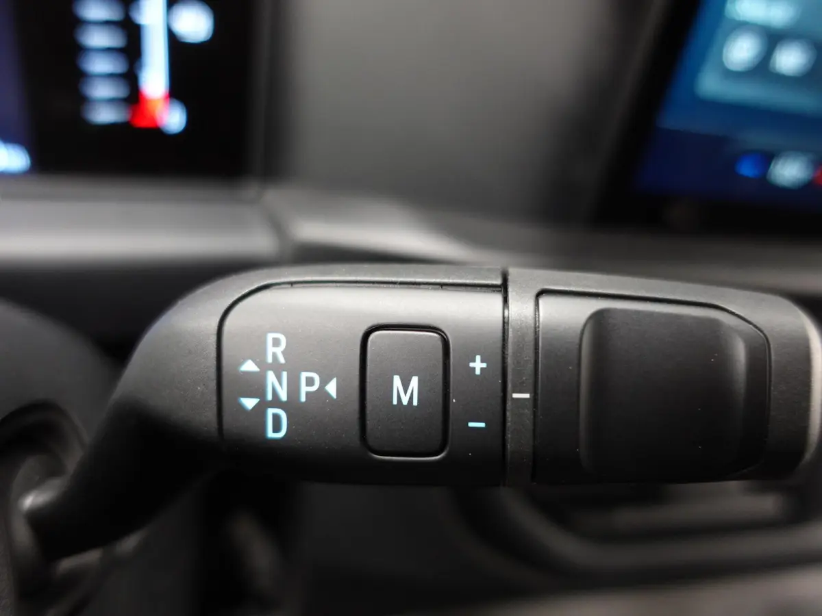 300 2.0 TDCI L2H1 Trend Automaat Airco Navigatie Cruise Parkeersensoren Camera