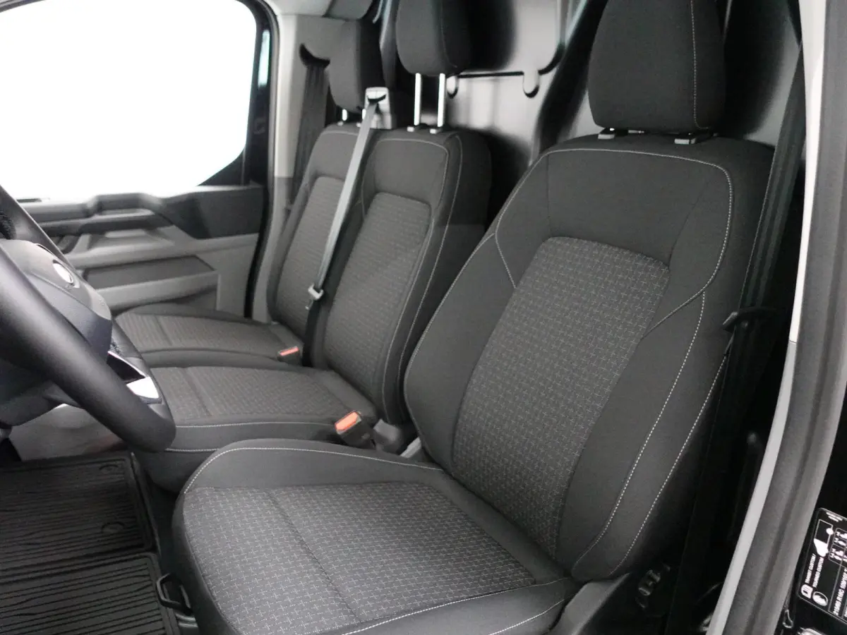 300 2.0 TDCI L2H1 Trend Automaat Airco Navigatie Cruise Parkeersensoren Camera