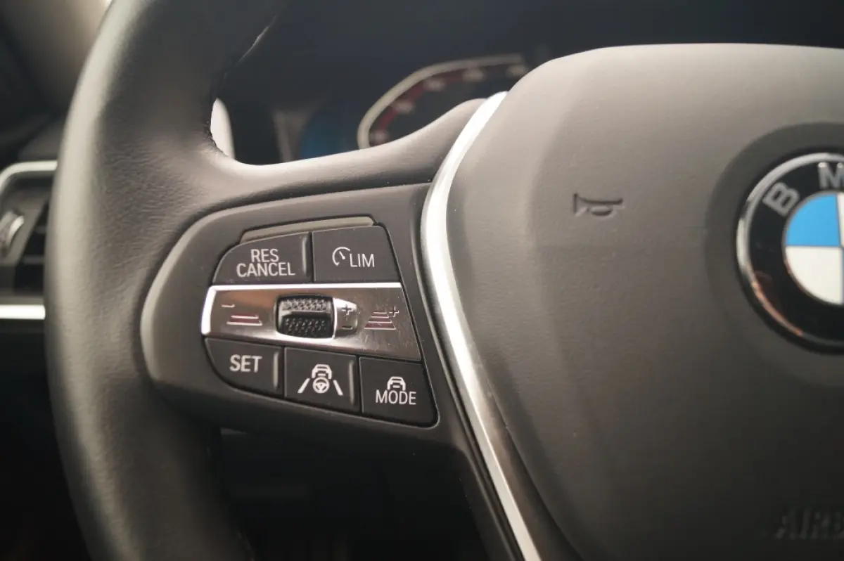 420i Business Edition Plus -PANO-LEER-NAVI-ECC-