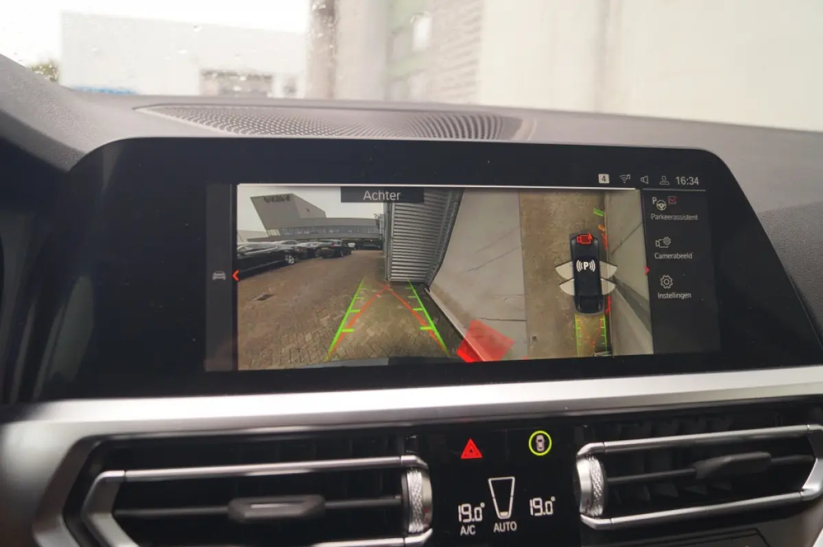 420i Business Edition Plus -PANO-LEER-NAVI-ECC-