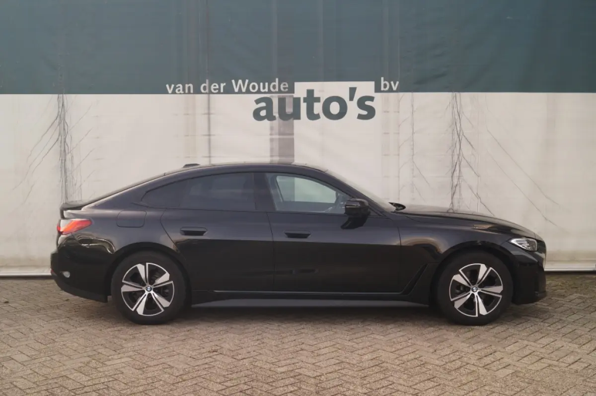 420i Business Edition Plus -PANO-LEER-NAVI-ECC-