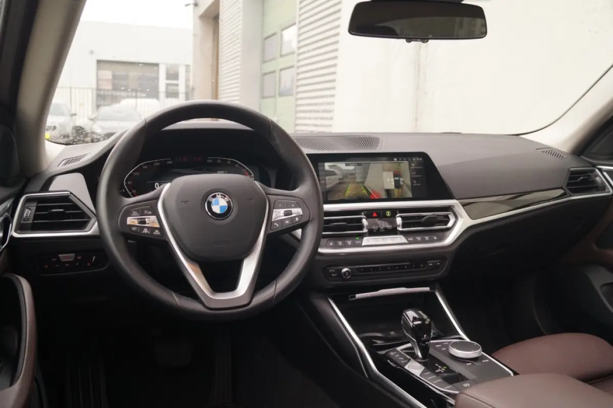 420i Business Edition Plus -PANO-LEER-NAVI-ECC-