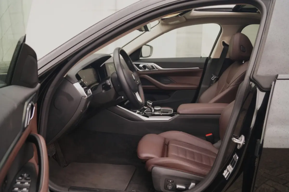 420i Business Edition Plus -PANO-LEER-NAVI-ECC-