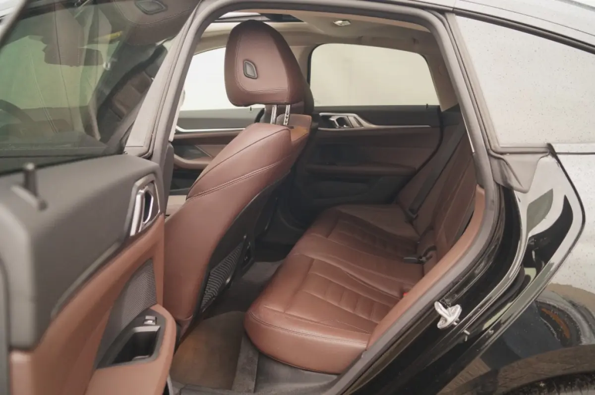 420i Business Edition Plus -PANO-LEER-NAVI-ECC-