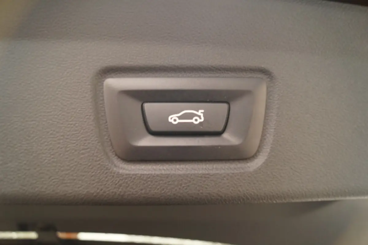 420i Business Edition Plus -PANO-LEER-NAVI-ECC-
