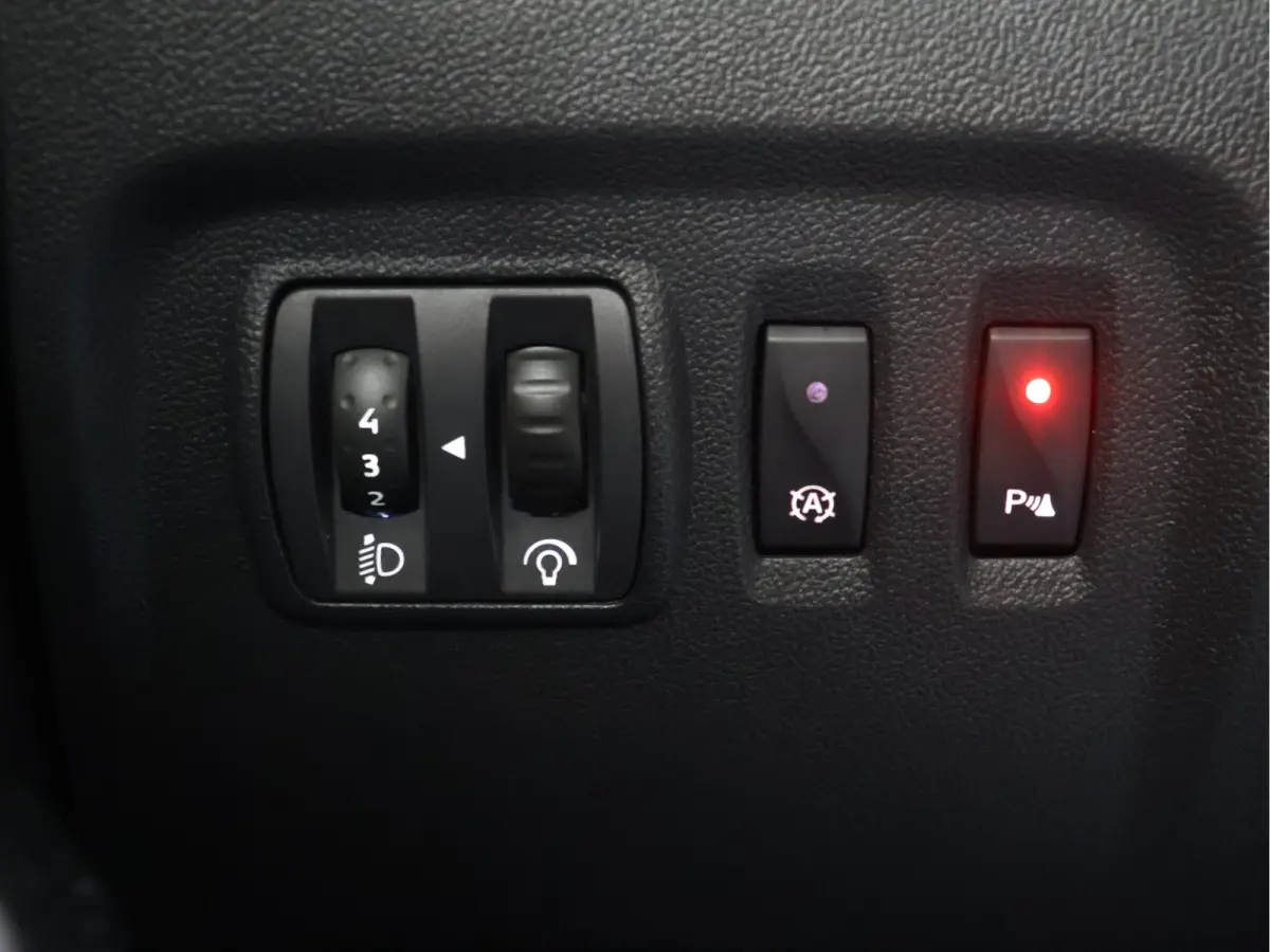 1.2 TCe Dynamique [CAMERA, HALF LEDER, PDC ACHTER, CRUISE CONTROL, BLUETOOTH, CLIMATE CONTROL, NAVIGATIE, NIEUWSTAAT]