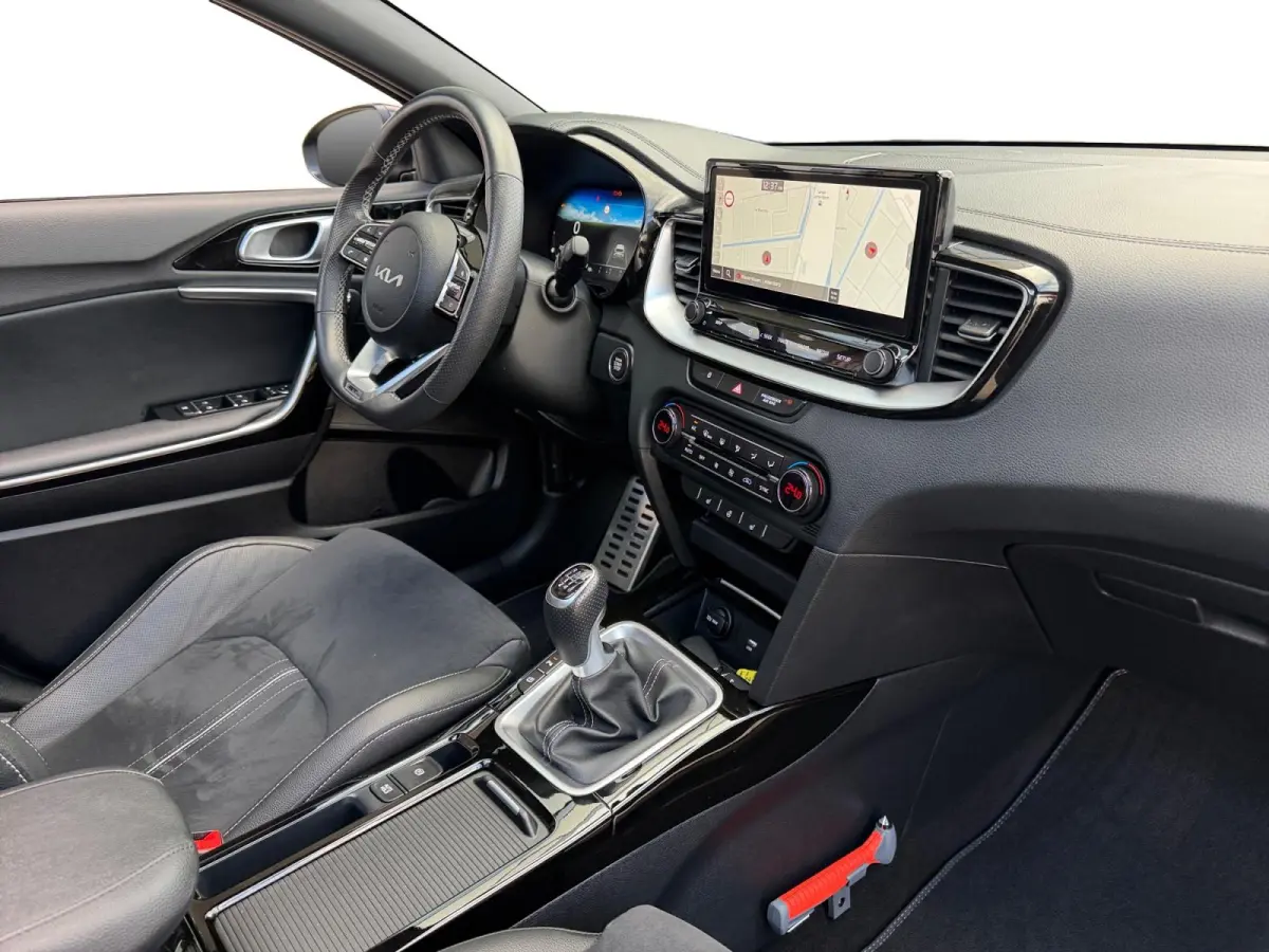 1.0 T-GDi GT-Line | Panorama schuifdak | Navigatie | Camera | Apple Carplay \ Android auto | Stoelverwarming/ Stuurverwarming | Cruise control | Lichtmetalen Velgen |