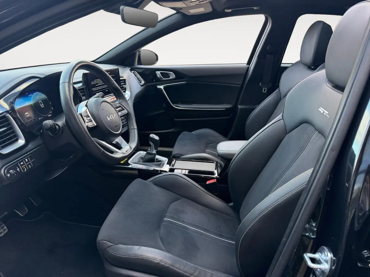 1.0 T-GDi GT-Line | Panorama schuifdak | Navigatie | Camera | Apple Carplay \ Android auto | Stoelverwarming/ Stuurverwarming | Cruise control | Lichtmetalen Velgen |