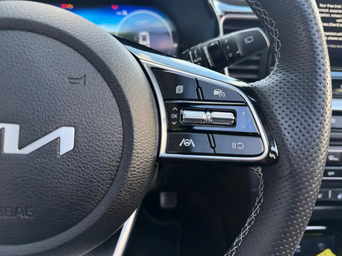 1.0 T-GDi GT-Line | Panorama schuifdak | Navigatie | Camera | Apple Carplay \ Android auto | Stoelverwarming/ Stuurverwarming | Cruise control | Lichtmetalen Velgen |