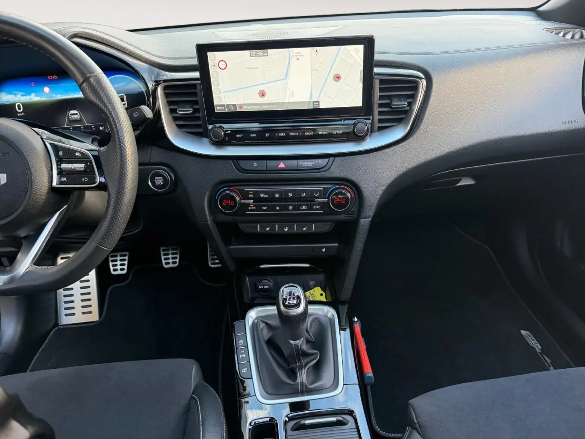 1.0 T-GDi GT-Line | Panorama schuifdak | Navigatie | Camera | Apple Carplay \ Android auto | Stoelverwarming/ Stuurverwarming | Cruise control | Lichtmetalen Velgen |