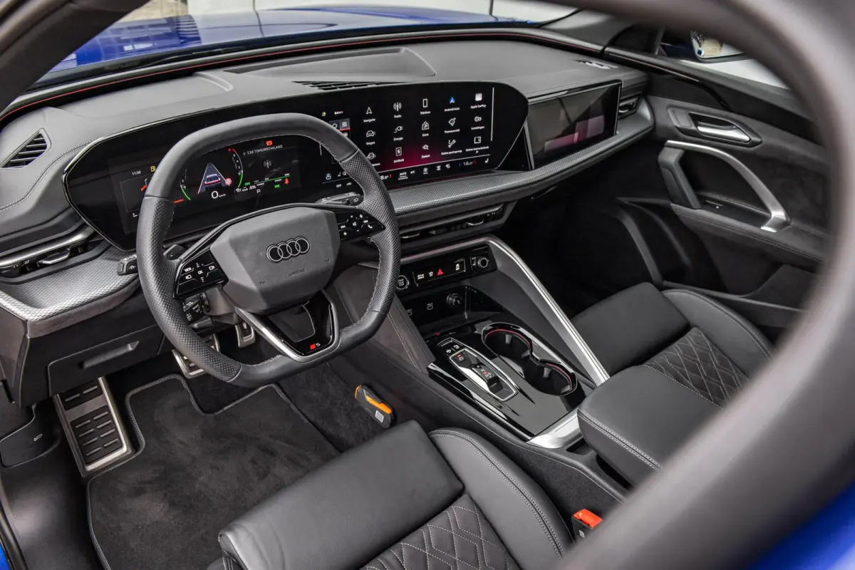 2.0 e-hybrid 367pk quattro S edition Competition | 21" LMV | Trekhaak | 360 Camera | Memory Stoel | Alcantara | Ambianceverlichting