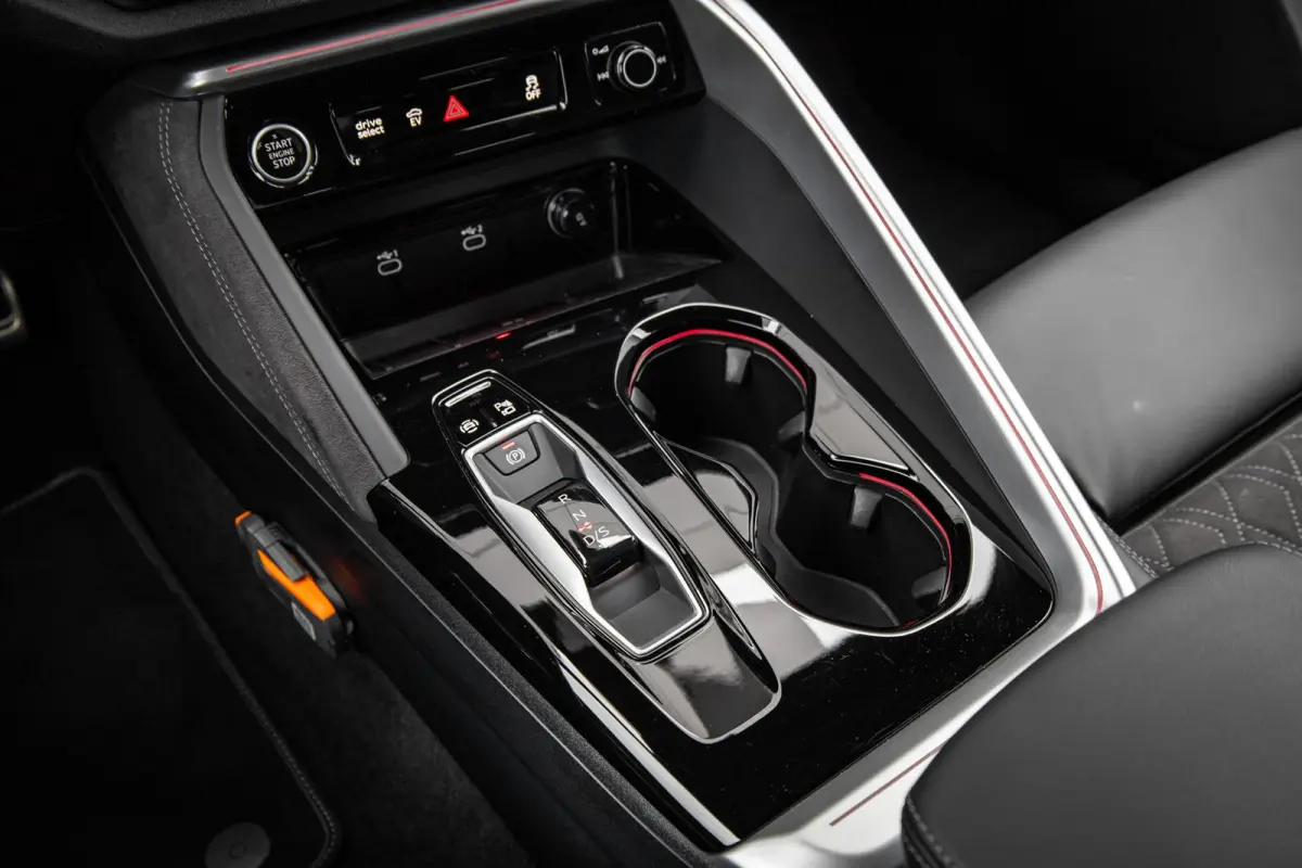 2.0 e-hybrid 367pk quattro S edition Competition | 21" LMV | Trekhaak | 360 Camera | Memory Stoel | Alcantara | Ambianceverlichting