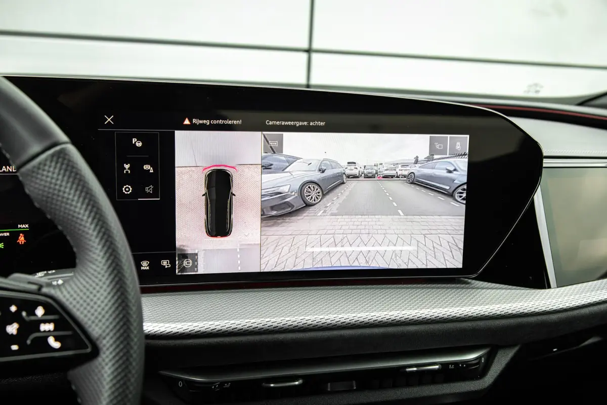 2.0 e-hybrid 367pk quattro S edition Competition | 21" LMV | Trekhaak | 360 Camera | Memory Stoel | Alcantara | Ambianceverlichting