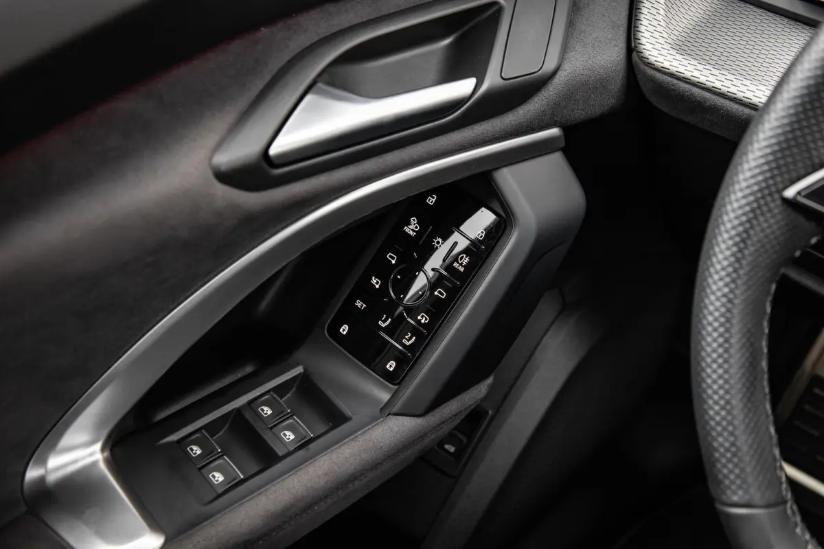 2.0 e-hybrid 367pk quattro S edition Competition | 21" LMV | Trekhaak | 360 Camera | Memory Stoel | Alcantara | Ambianceverlichting