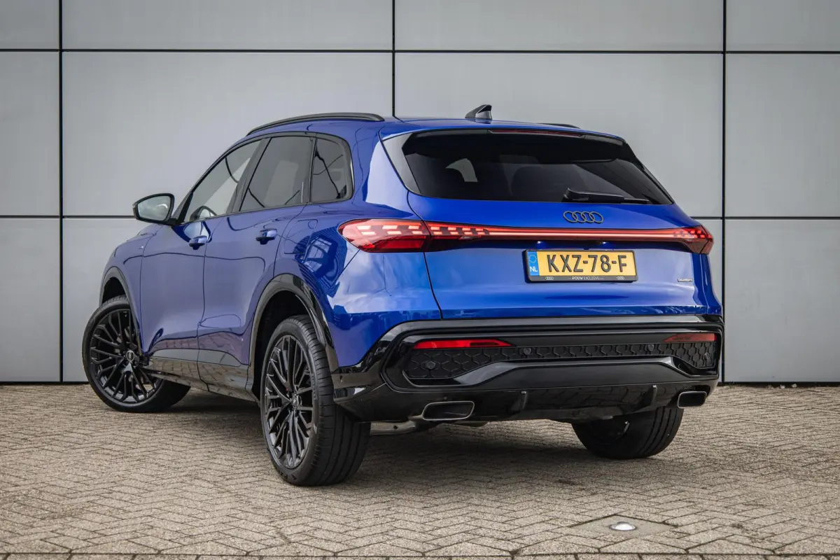 2.0 e-hybrid 367pk quattro S edition Competition | 21" LMV | Trekhaak | 360 Camera | Memory Stoel | Alcantara | Ambianceverlichting