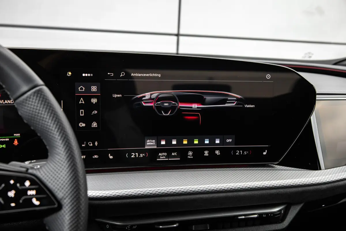 2.0 e-hybrid 367pk quattro S edition Competition | 21" LMV | Trekhaak | 360 Camera | Memory Stoel | Alcantara | Ambianceverlichting