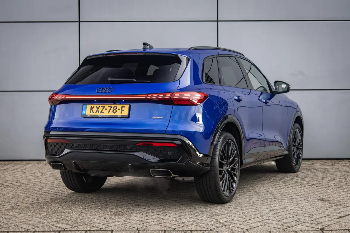 2.0 TFSI e-hybrid quattro S edition Competition | 21" LMV | Trekhaak | 360 Camera | Memory Stoel | Alcantara | Ambianceverlichting