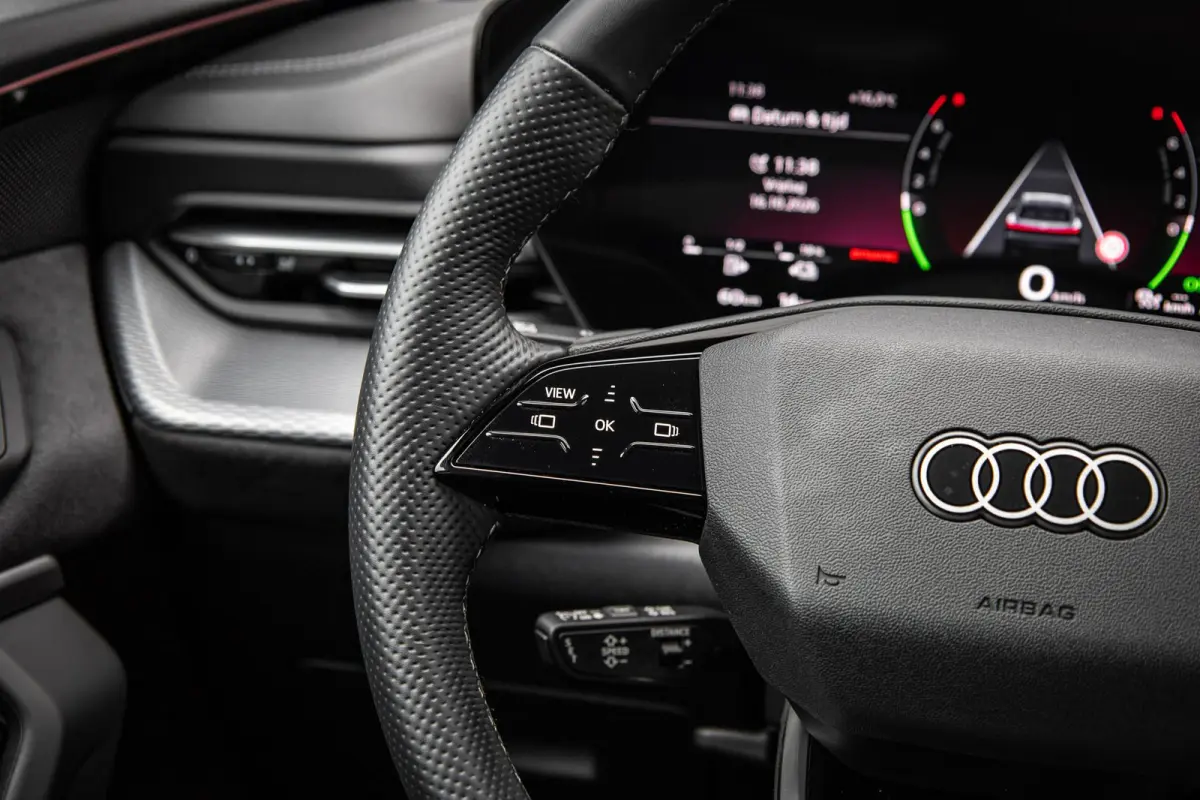 2.0 e-hybrid 367pk quattro S edition Competition | 21" LMV | Trekhaak | 360 Camera | Memory Stoel | Alcantara | Ambianceverlichting
