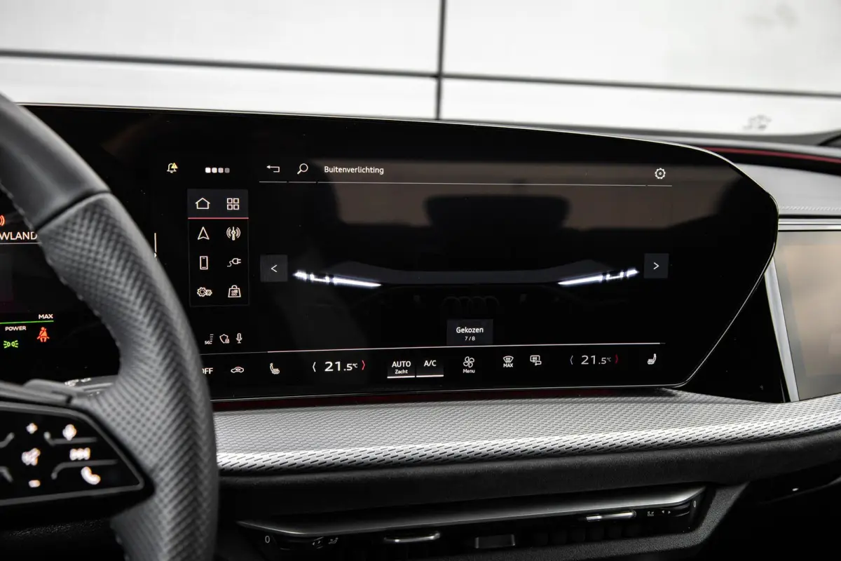 2.0 e-hybrid 367pk quattro S edition Competition | 21" LMV | Trekhaak | 360 Camera | Memory Stoel | Alcantara | Ambianceverlichting