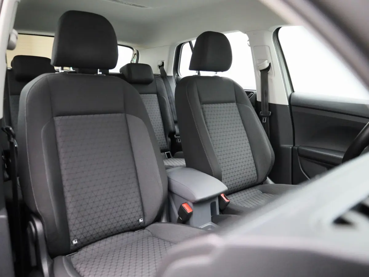 1.0 TSI Life 110 PK| Origineel Nederlands | 1e Eigenaar | Dealeronderhouden |  Navigatie | Achteruitrijcamera | Apple Carplay | Airco | 16 Inch Velgen