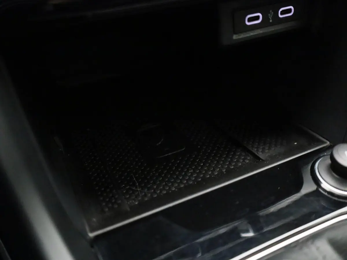 1.0 TSI Life 110 PK| Origineel Nederlands | 1e Eigenaar | Dealeronderhouden |  Navigatie | Achteruitrijcamera | Apple Carplay | Airco | 16 Inch Velgen