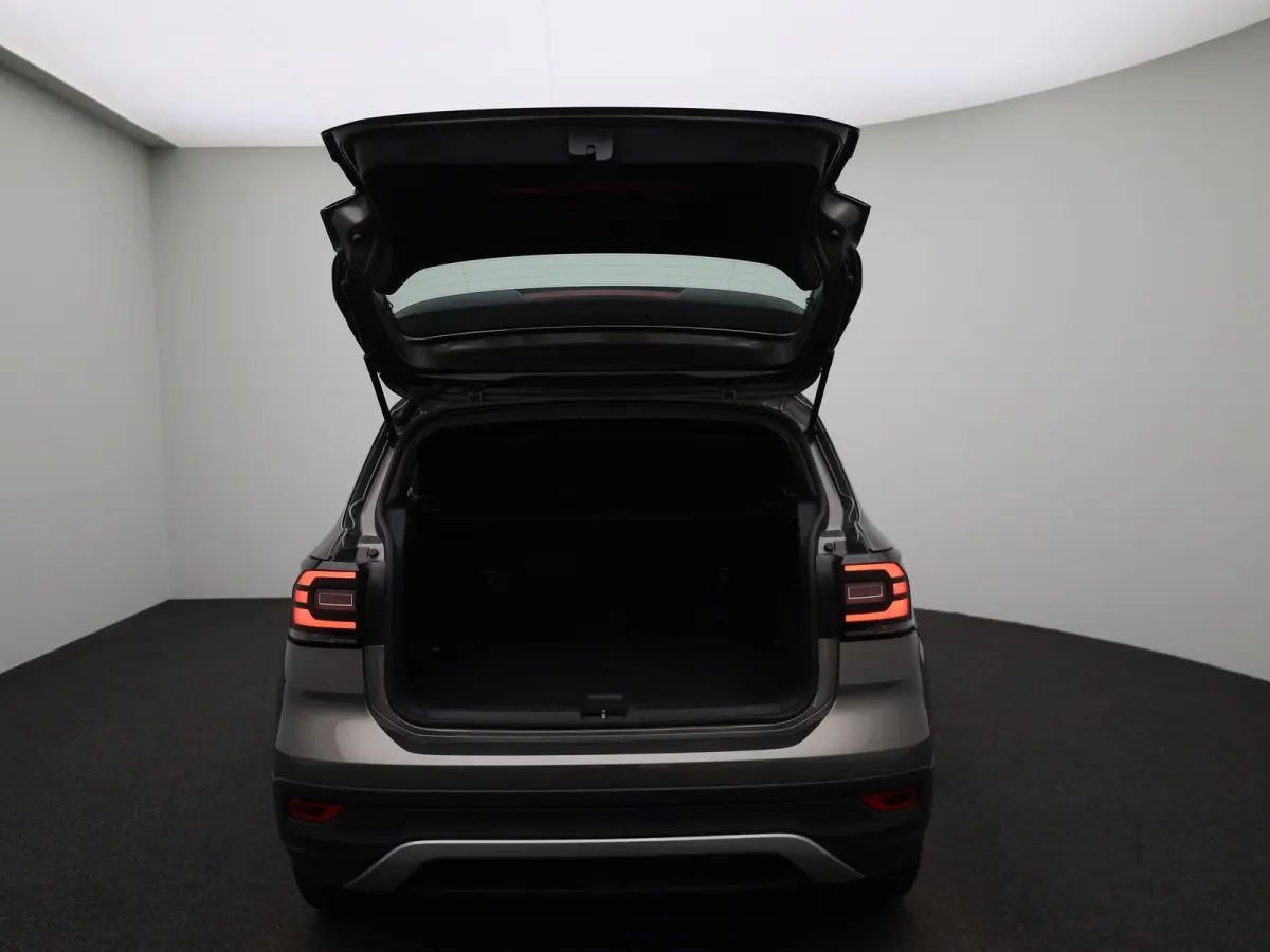 1.0 TSI Life 110 PK| Origineel Nederlands | 1e Eigenaar | Dealeronderhouden |  Navigatie | Achteruitrijcamera | Apple Carplay | Airco | 16 Inch Velgen