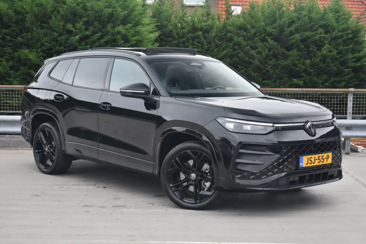 1.5 eHybrid 204PK R-Line Edition | ACC | Navigatie Discover Pro | Dode hoek detectie | Head-up display | Schuif-kanteldak | Wegklapbare trekhaak | 360 camera | VERLENGDE GARANTIE!